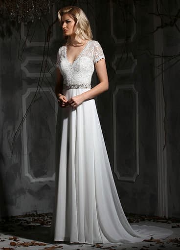Vestido de novia de encaje en alquiler — Just Novias Madrid