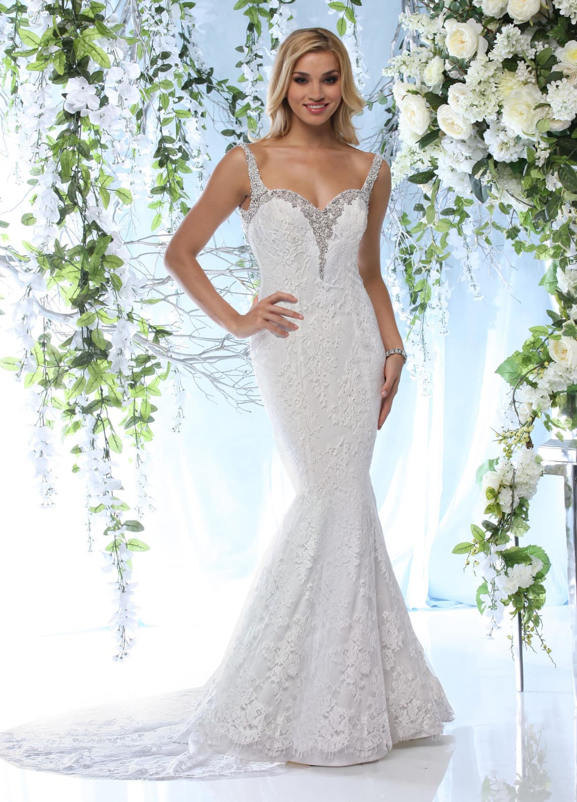 Vestido de novia corte sirena de encaje en alquiler